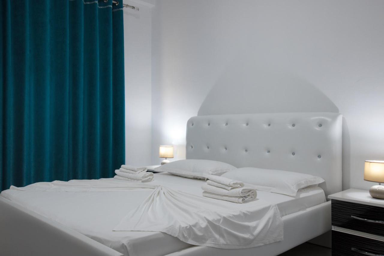 Grand Blue Aparthotel Sarandë Exterior foto