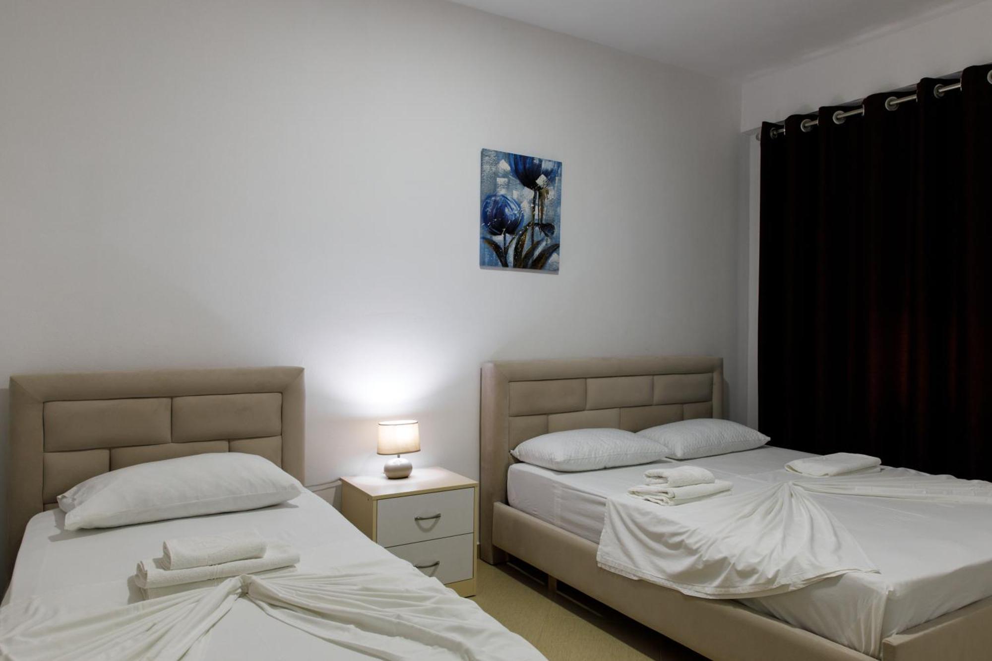 Grand Blue Aparthotel Sarandë Exterior foto