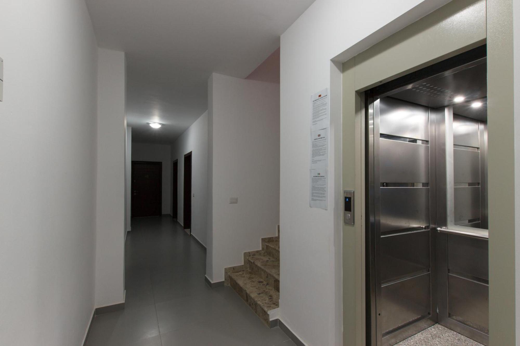 Grand Blue Aparthotel Sarandë Exterior foto